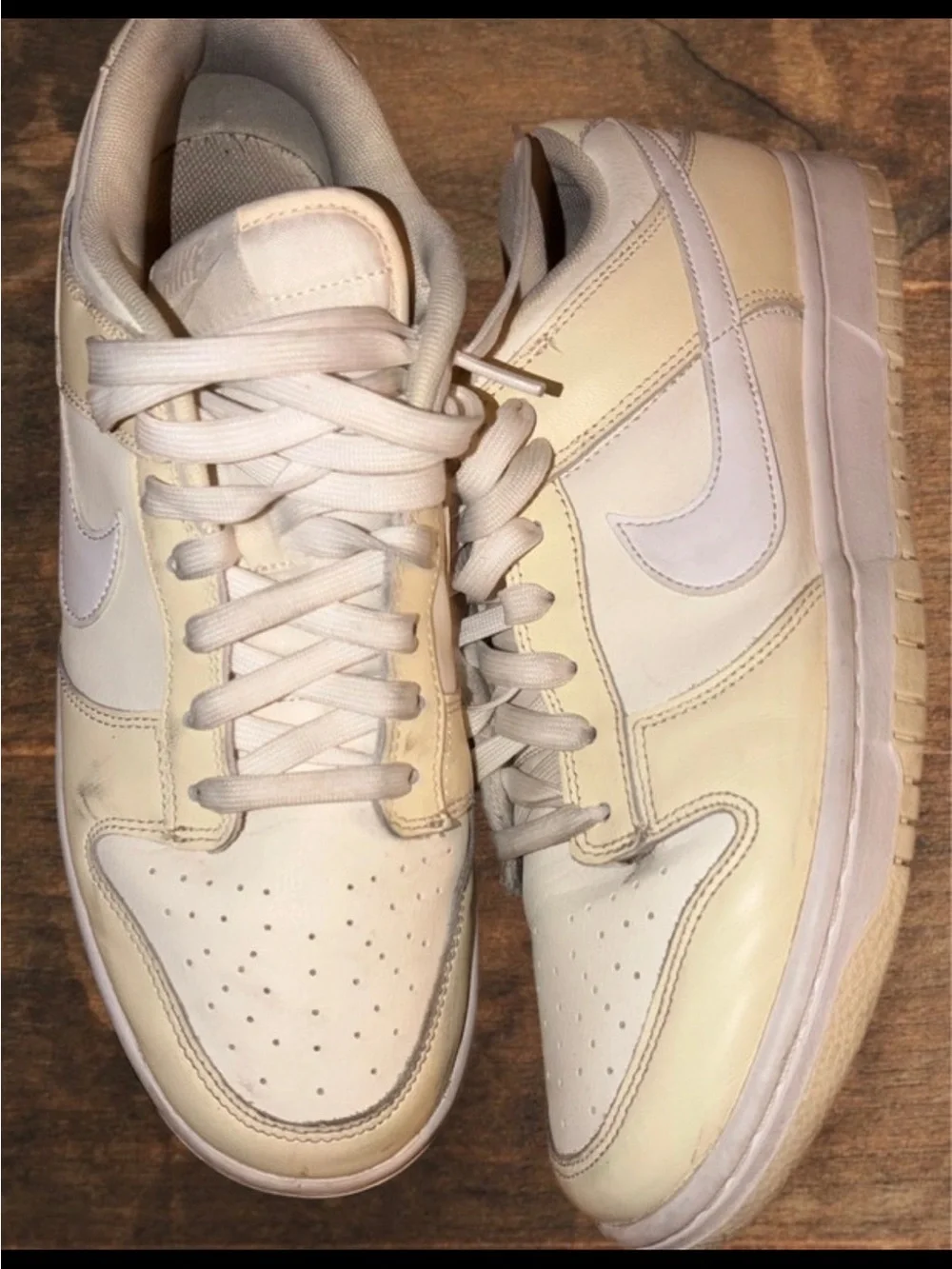 Nike Men’s Low-Top Sneakers in Off-White and Cream